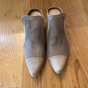 Coconut by Matisse tan suede mules 7.5
